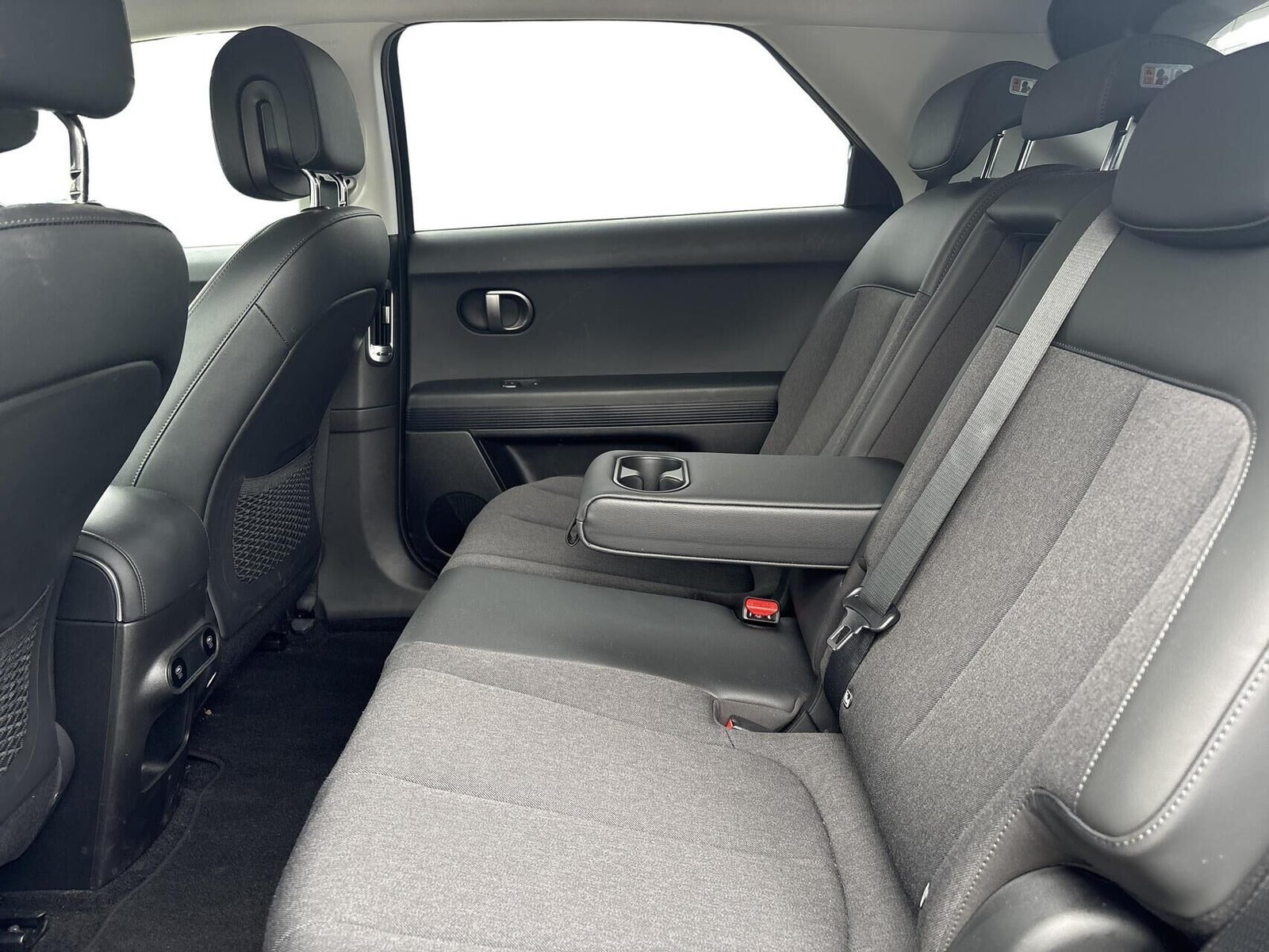 Grå Hyundai Ioniq 5 fra 2025