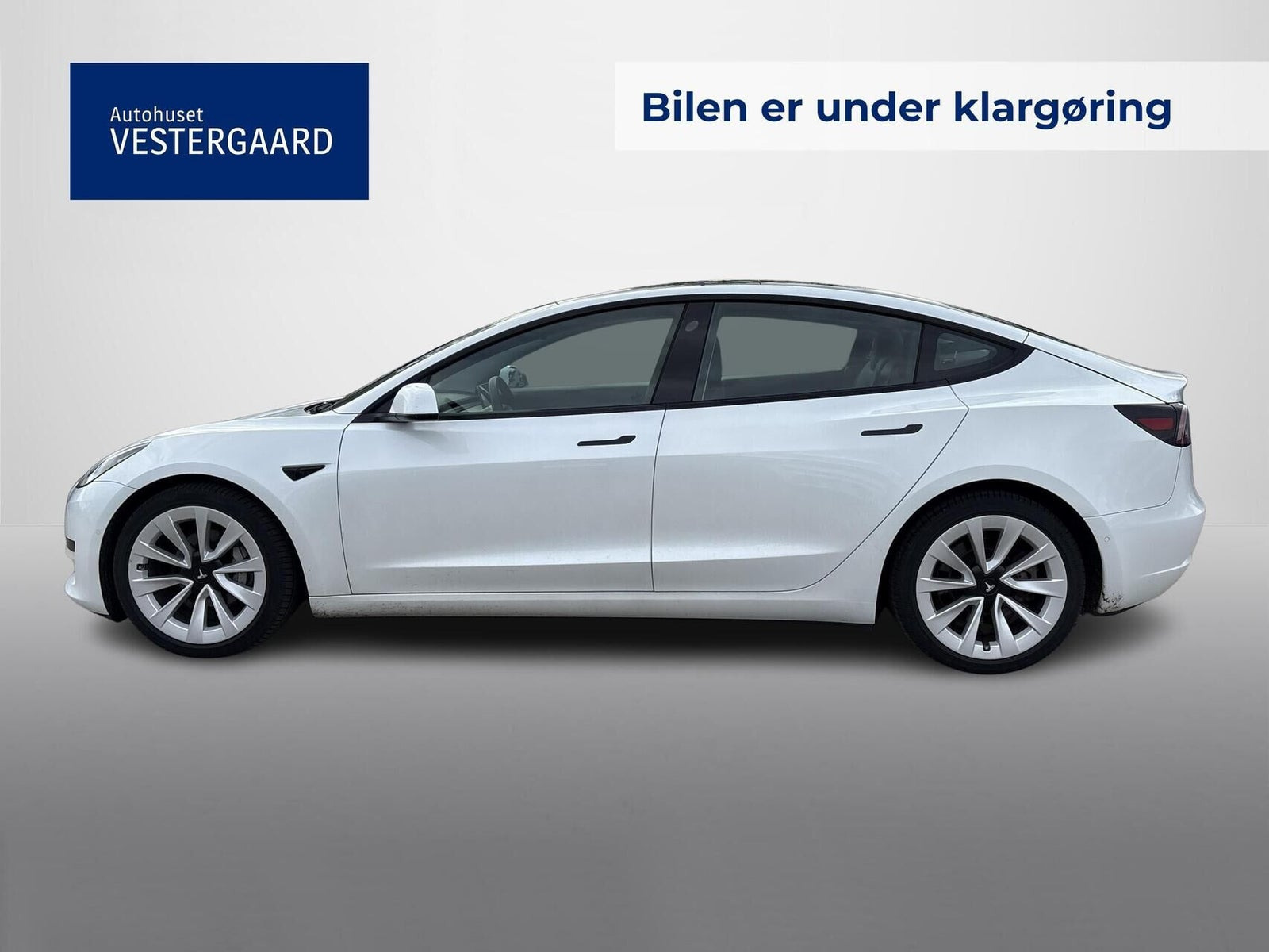 Hvid Tesla Model 3 fra 2020