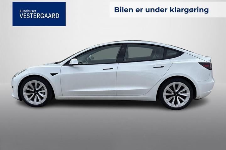 Hvid Tesla Model 3 fra 2020