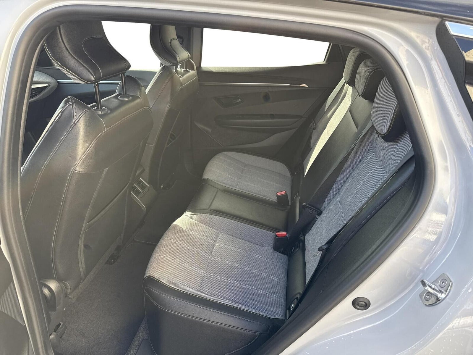 Grå Renault Megane E-Tech fra 2022