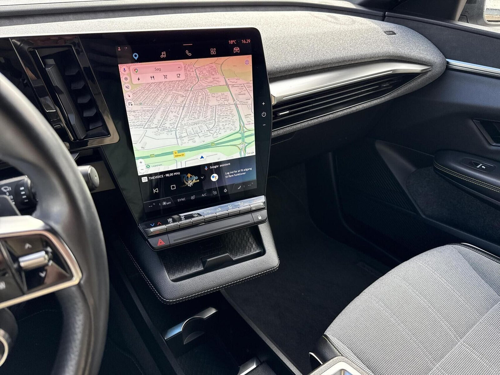 Grå Renault Megane E-Tech fra 2022
