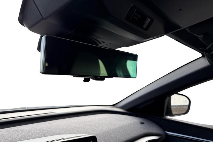 Grå Renault Megane E-Tech fra 2022