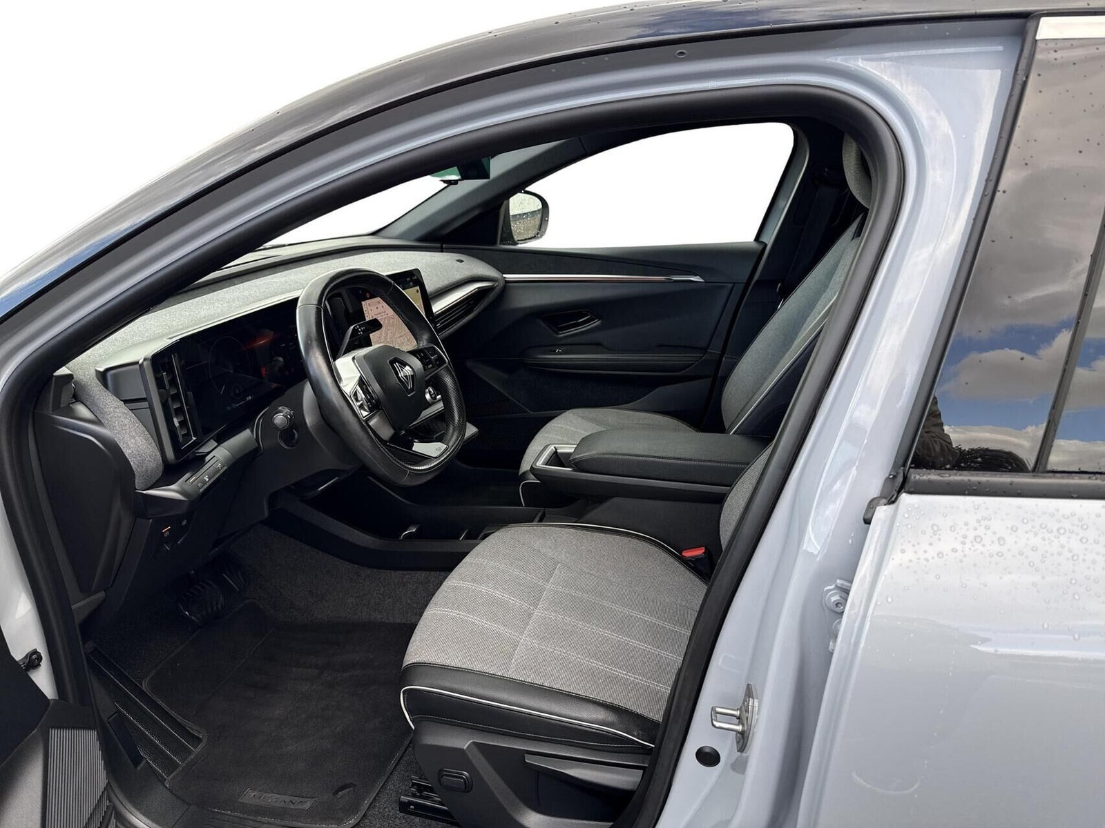 Grå Renault Megane E-Tech fra 2022