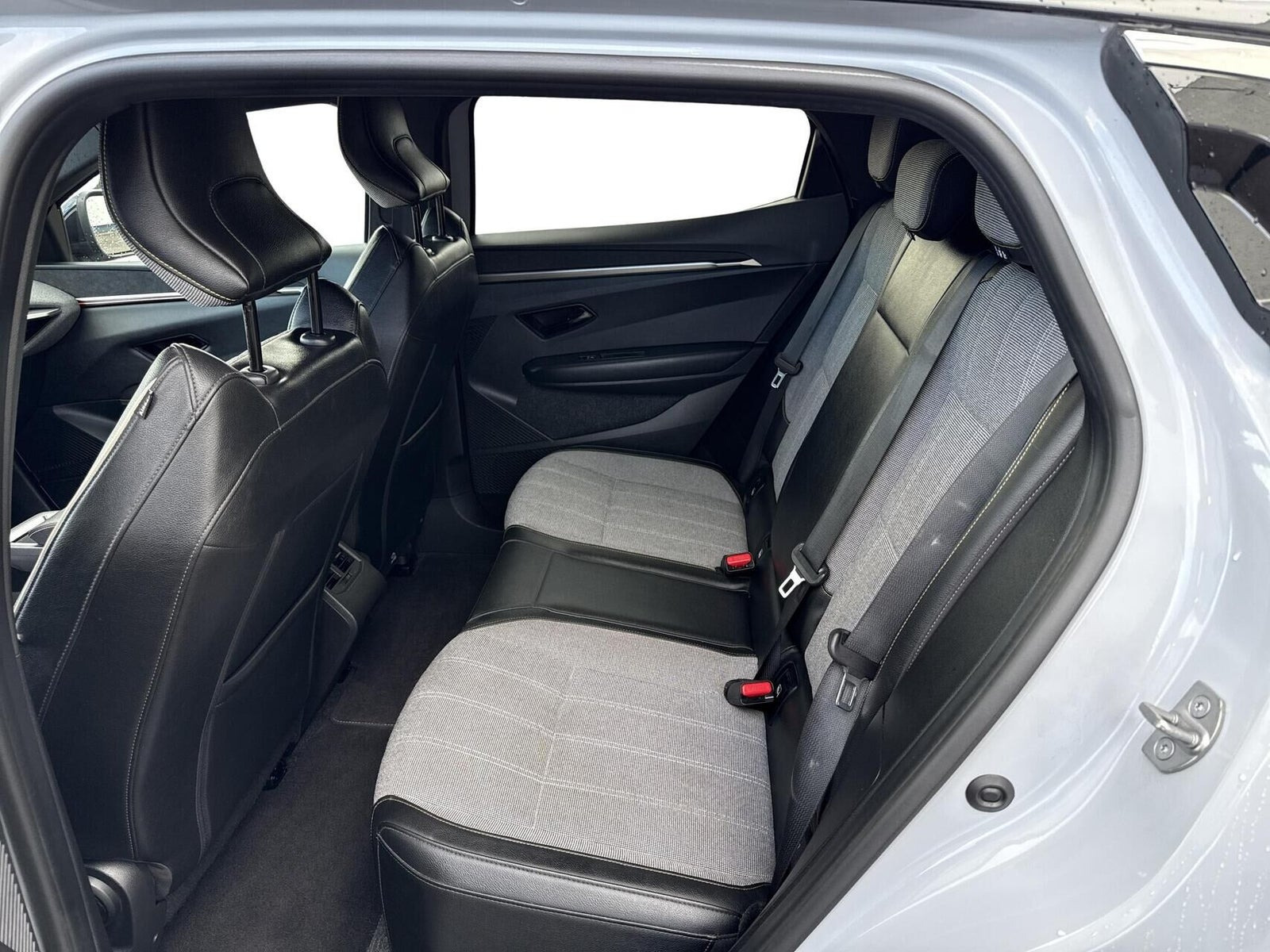 Grå Renault Megane E-Tech fra 2022