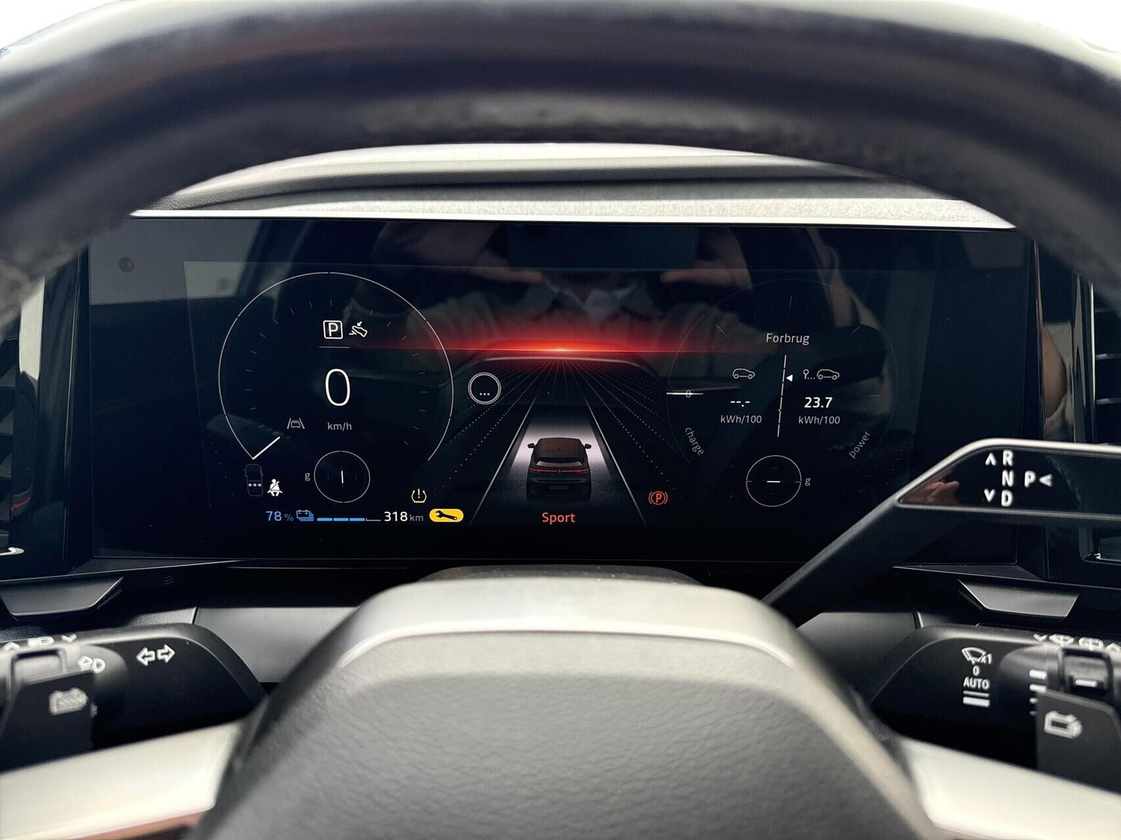 Grå Renault Megane E-Tech fra 2022