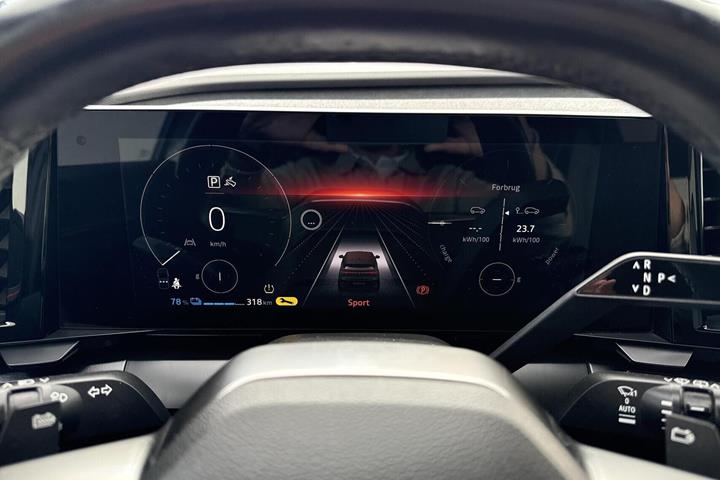 Grå Renault Megane E-Tech fra 2022