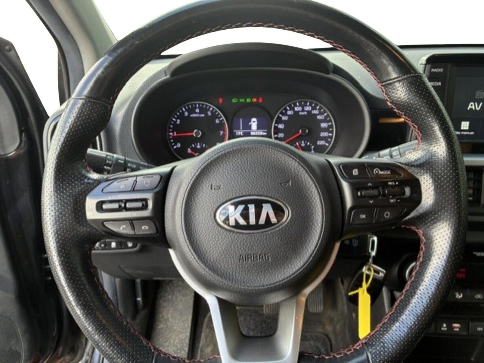 Beige Kia Picanto fra 2020