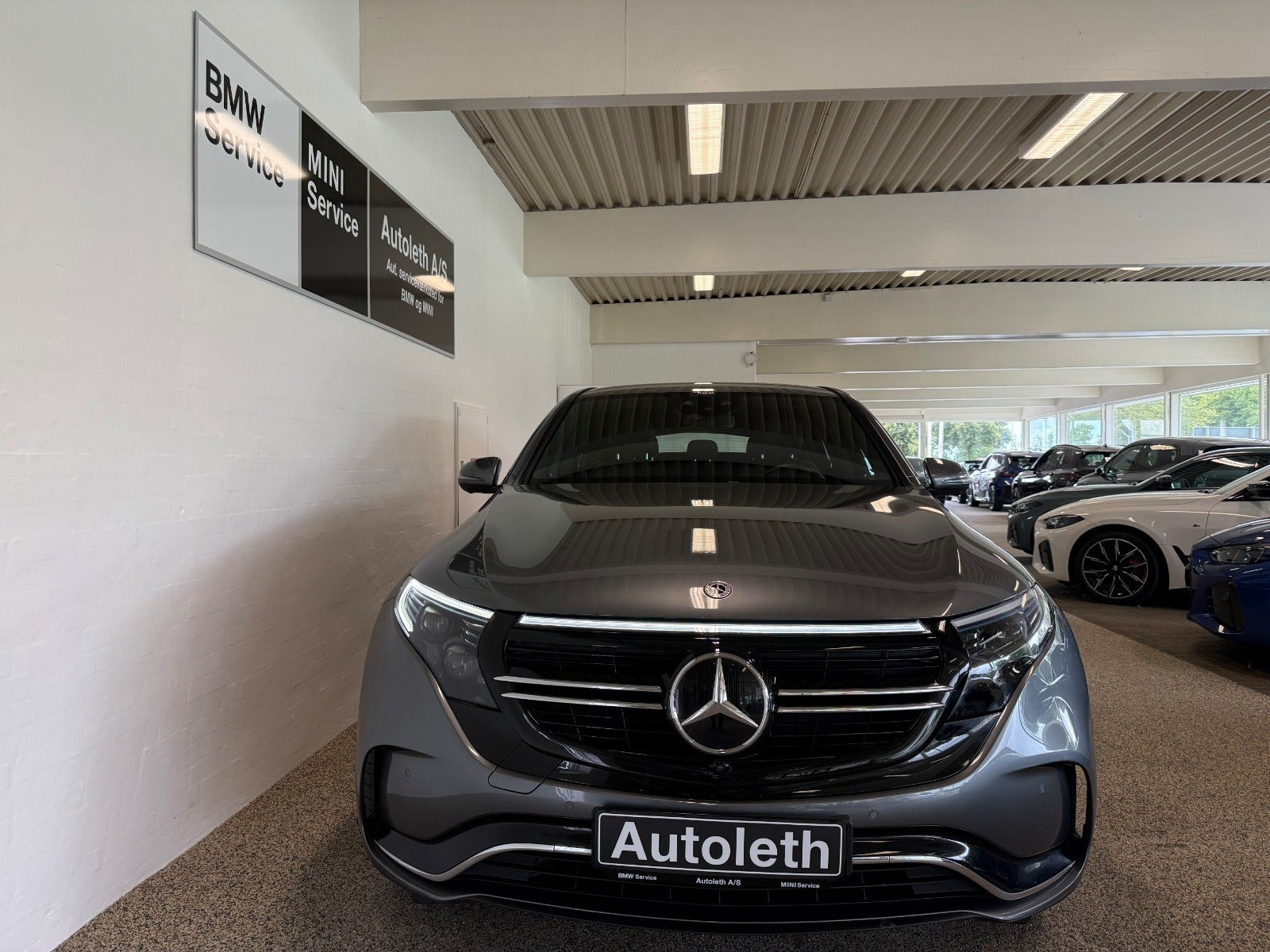 Grå Mercedes EQC400 fra 2021