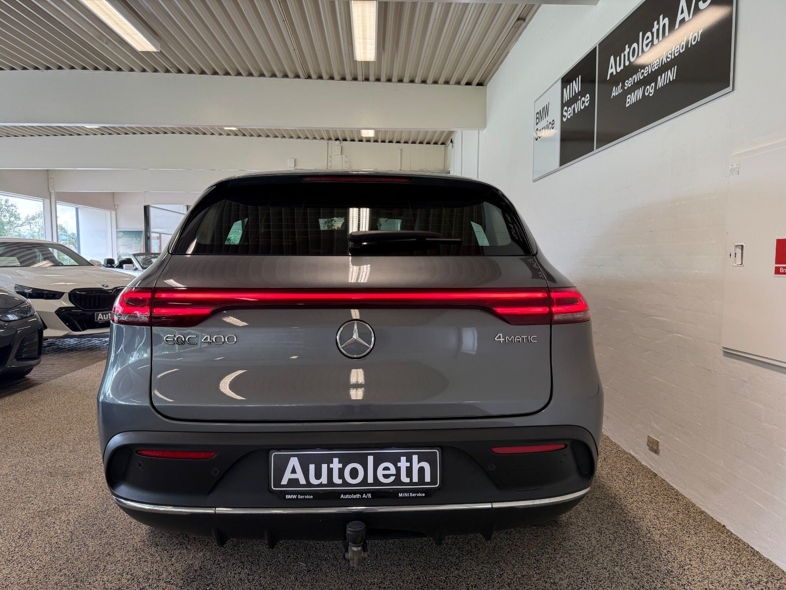 Grå Mercedes EQC400 fra 2021