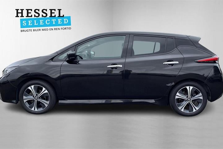 Sort Nissan Leaf fra 2022