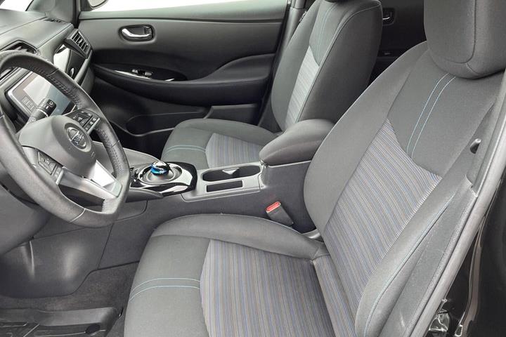 Sort Nissan Leaf fra 2022