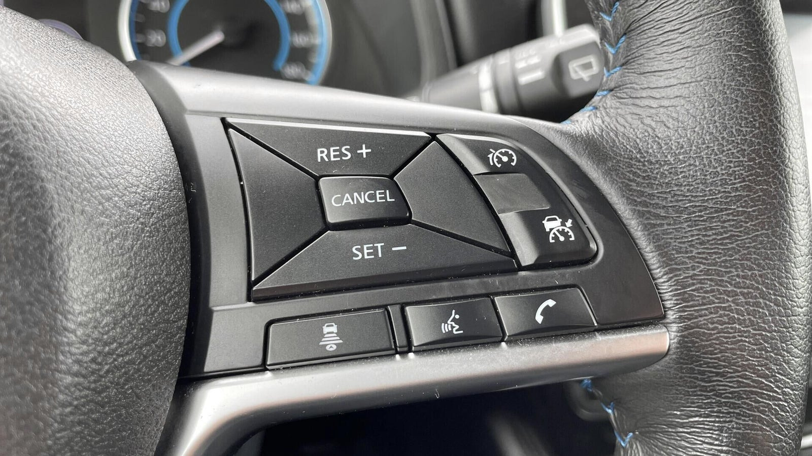 Sort Nissan Leaf fra 2022