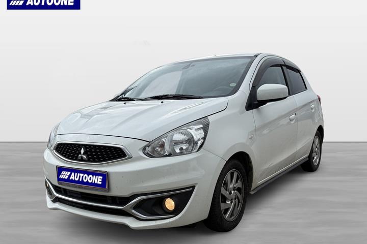 Hvid Mitsubishi Space Star fra 2016