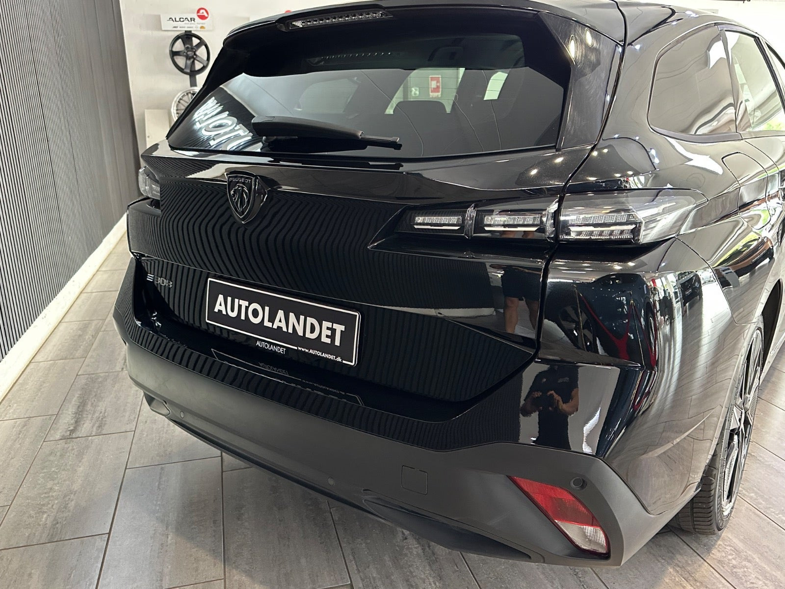 Sort Peugeot E-308 fra 2025