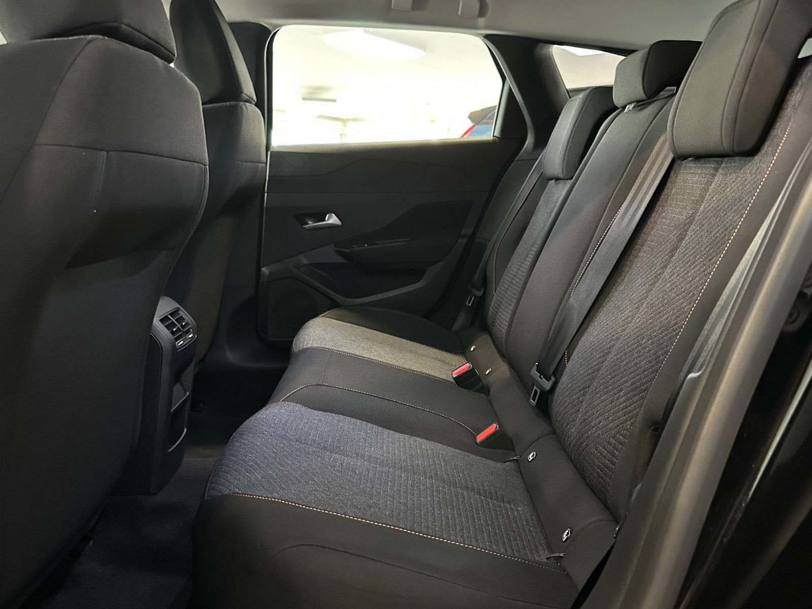 Sort Peugeot E-308 fra 2025