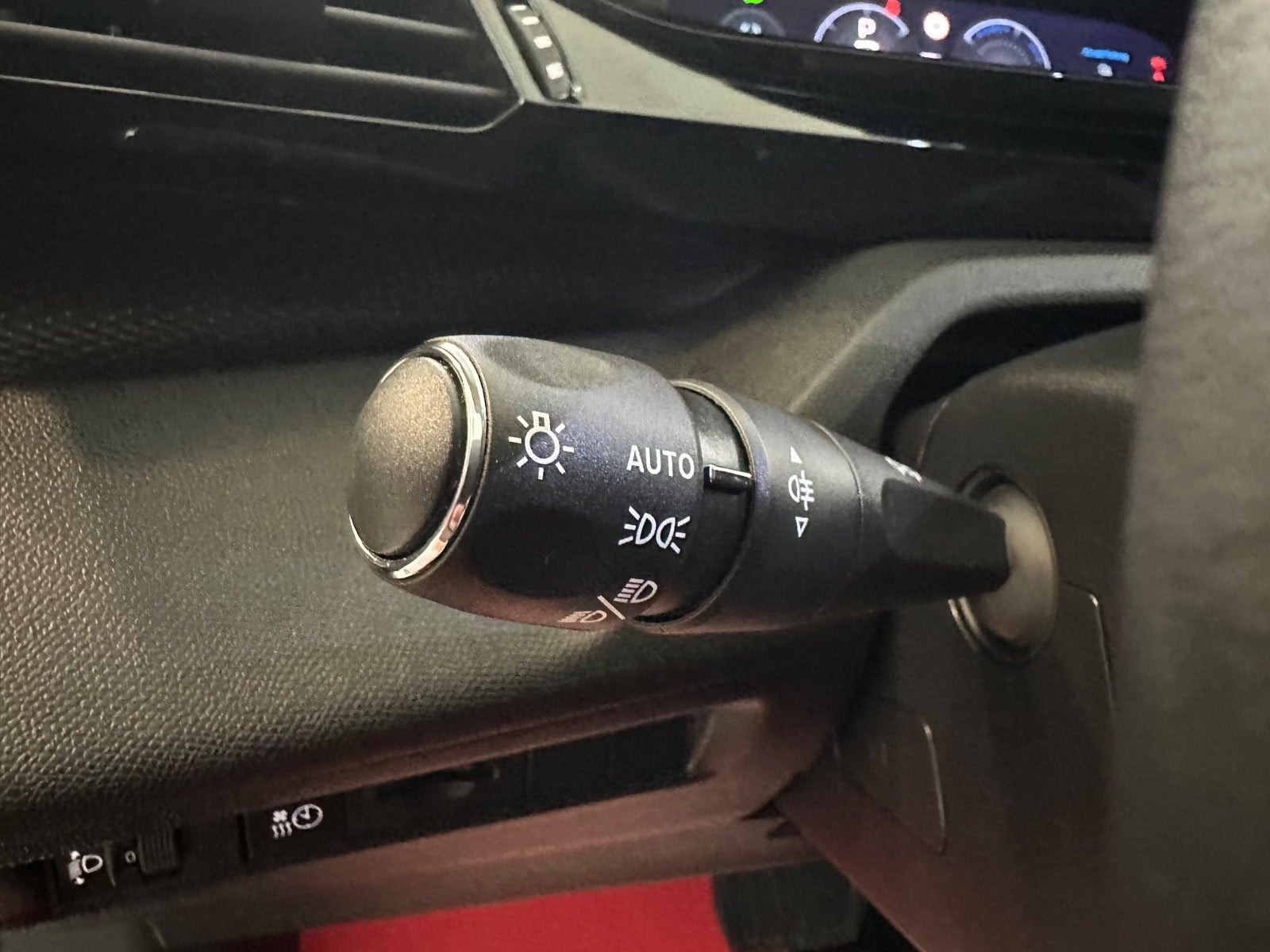 Sort Peugeot E-308 fra 2025
