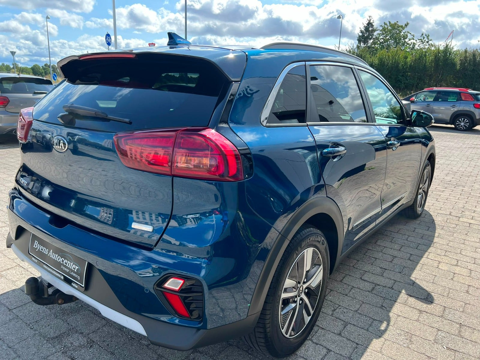 Blå Kia Niro fra 2020