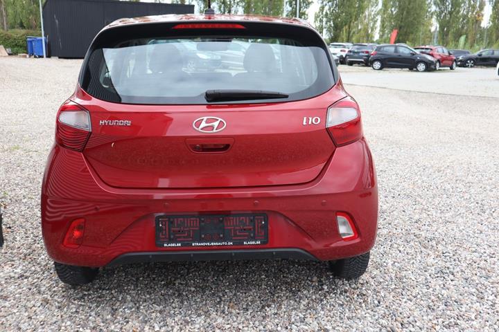 Rød Hyundai i10 fra 2021