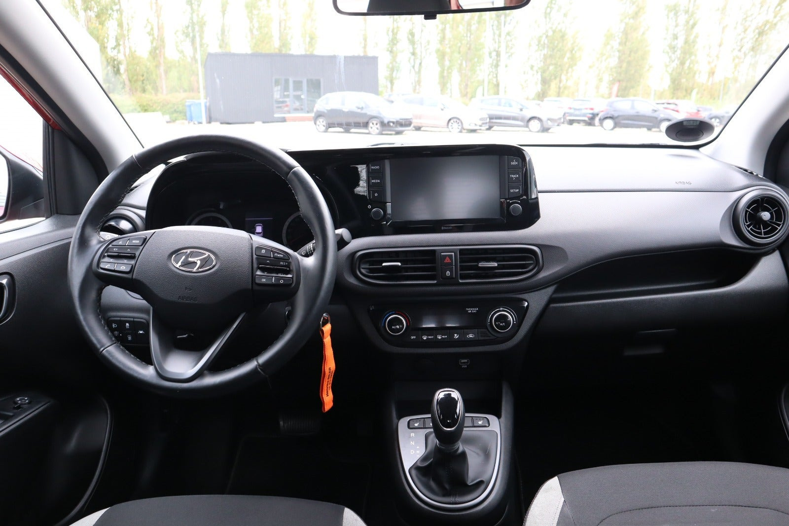 Rød Hyundai i10 fra 2021