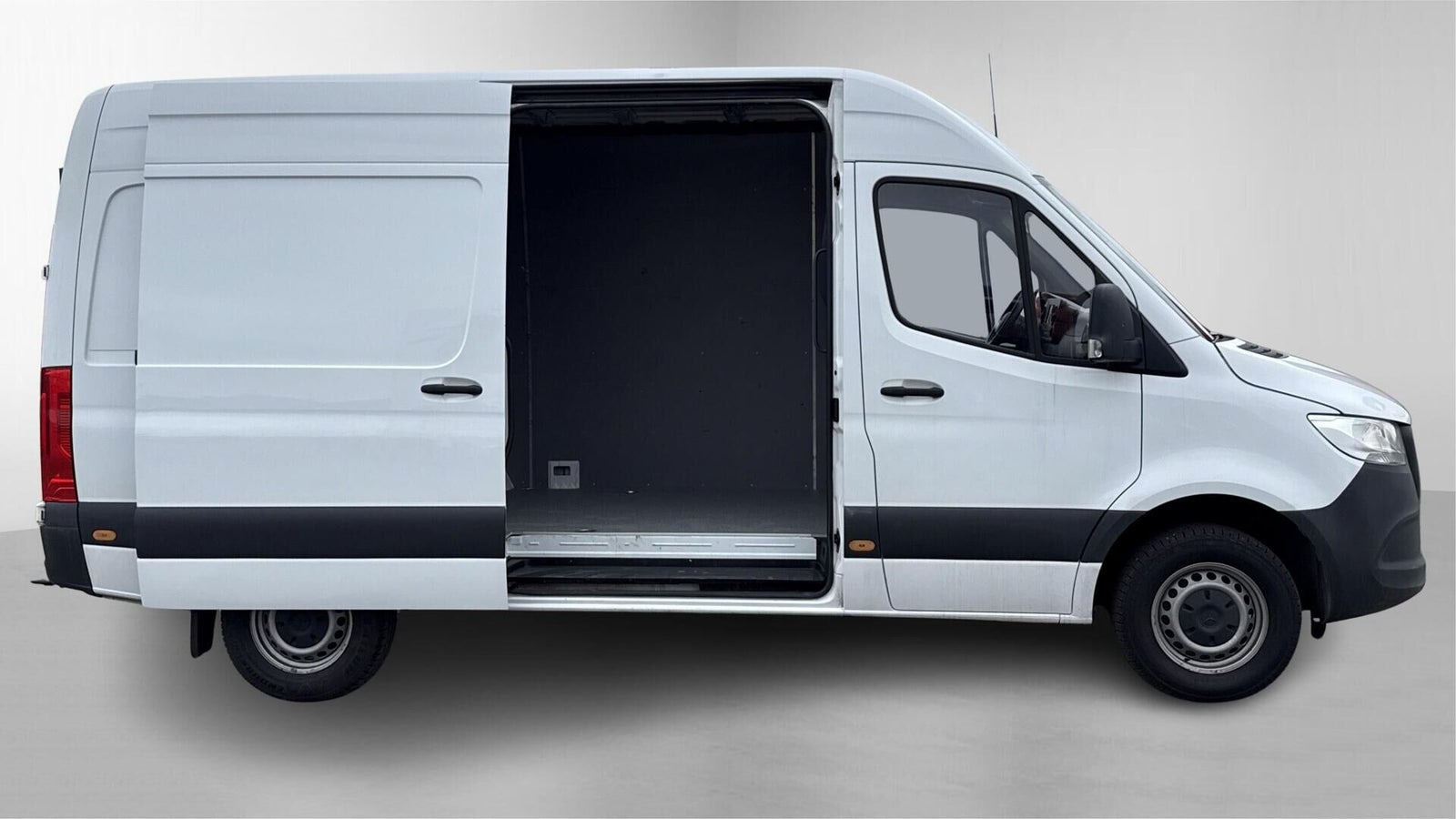 Hvid Mercedes Sprinter 317 fra 2023