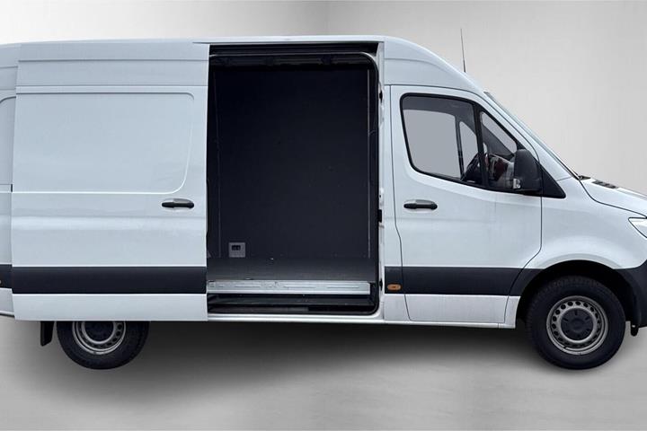 Hvid Mercedes Sprinter 317 fra 2023