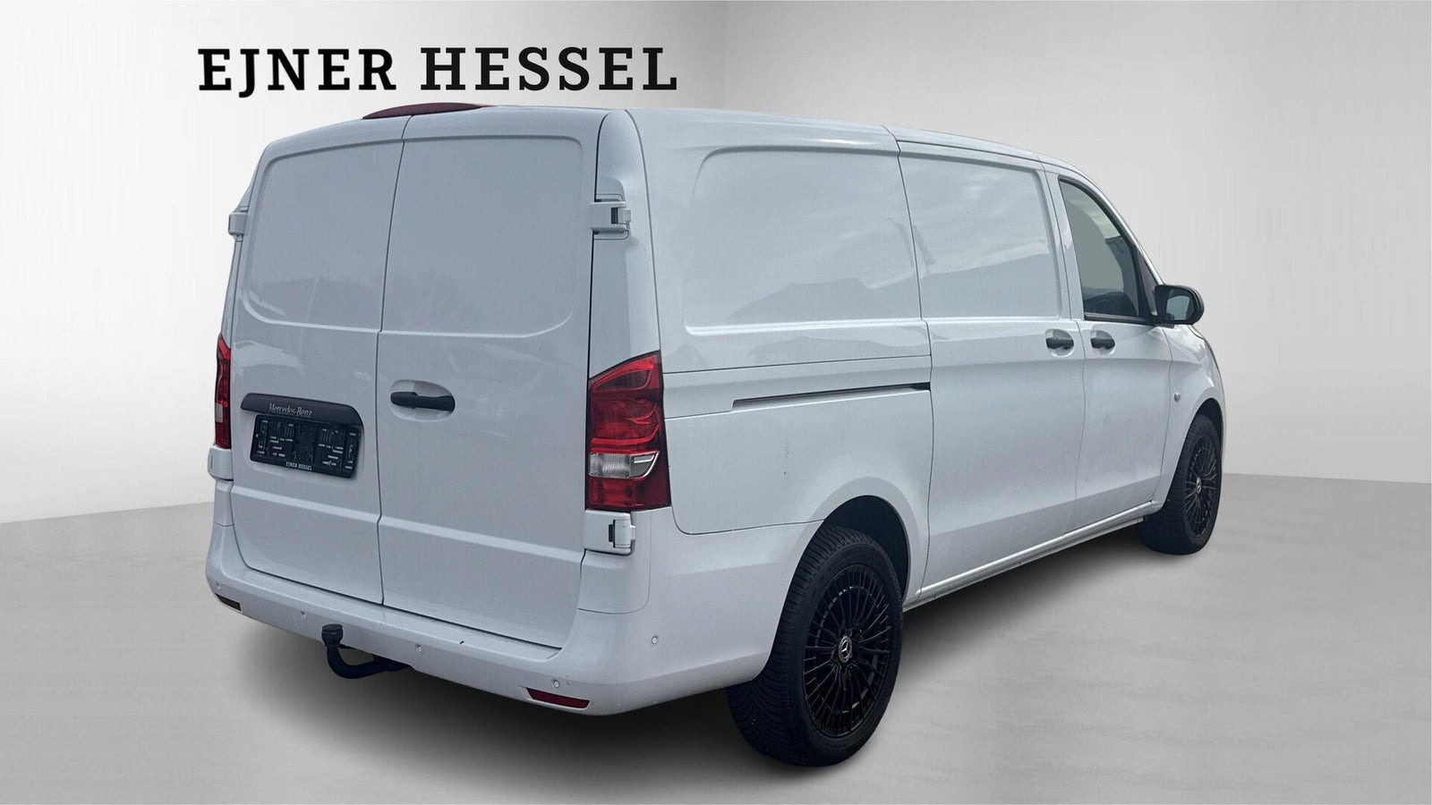 Hvid Mercedes Vito 116 fra 2022