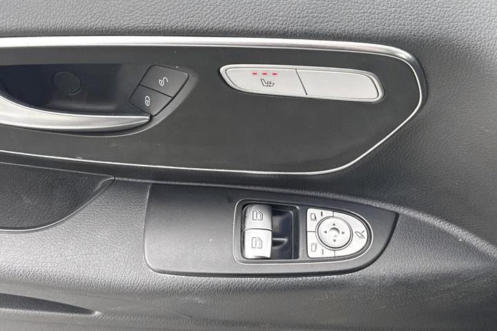 Hvid Mercedes Vito 116 fra 2022