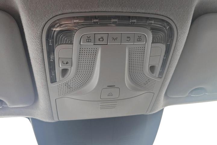 Hvid Mercedes Vito 116 fra 2022