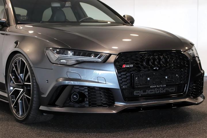 Grå Audi RS6 fra 2018