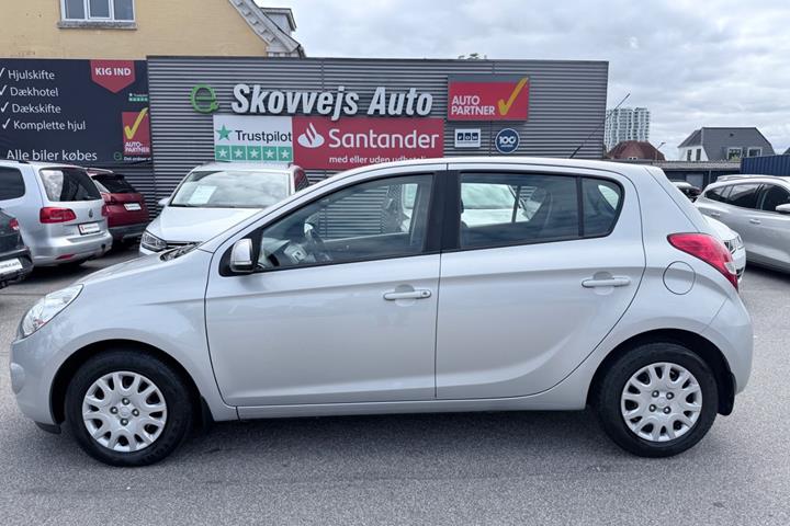 Sølv Hyundai i20 fra 2011