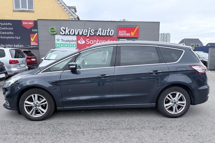Blå Ford S-MAX fra 2020