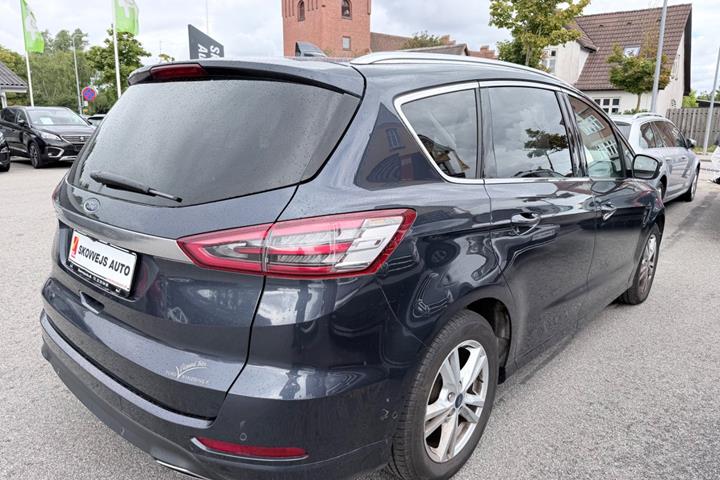 Blå Ford S-MAX fra 2020
