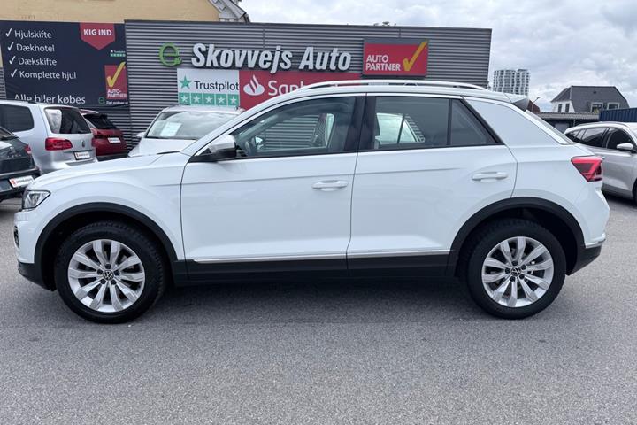 Hvid VW T-Roc fra 2022