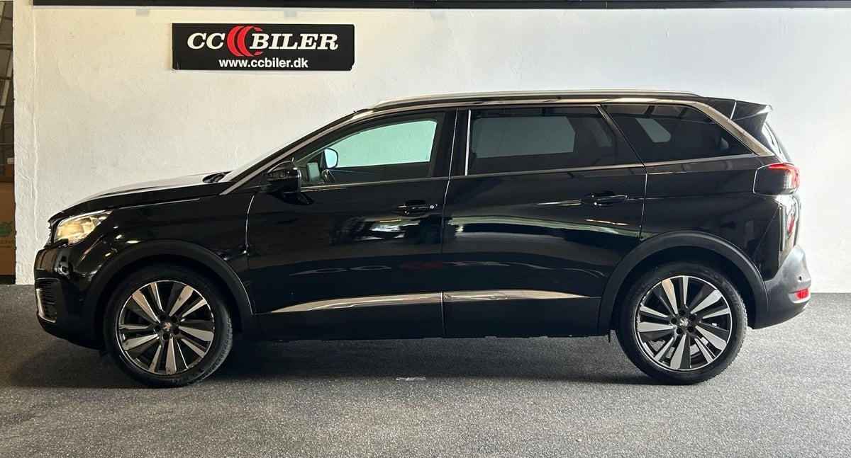 Sort Peugeot 5008 fra 2018
