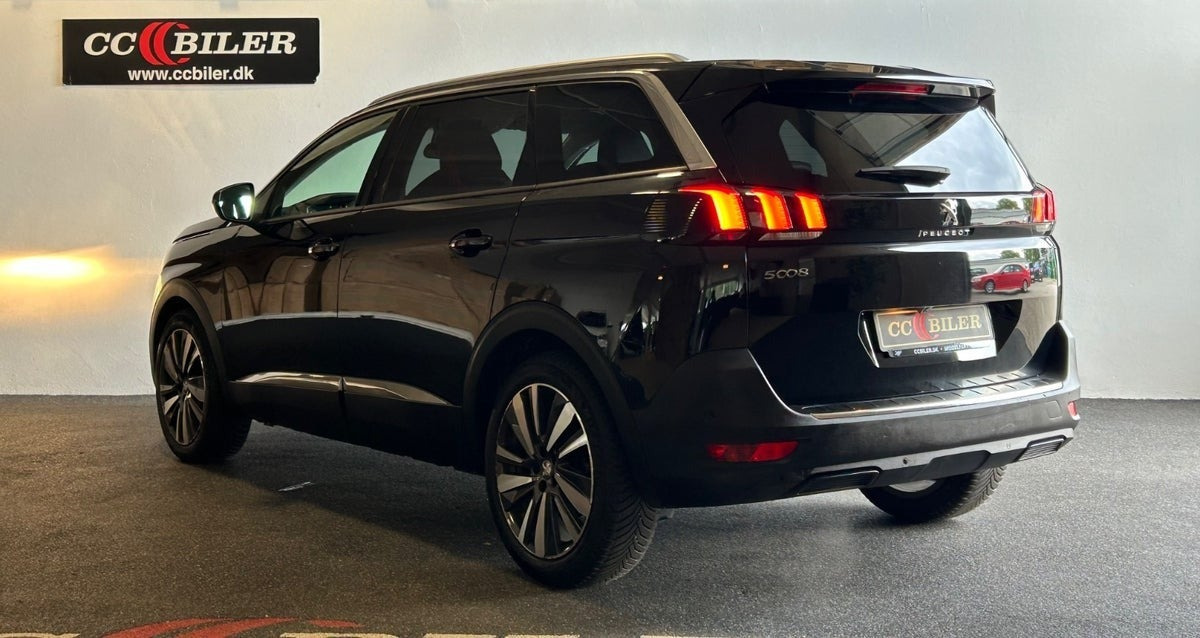 Sort Peugeot 5008 fra 2018