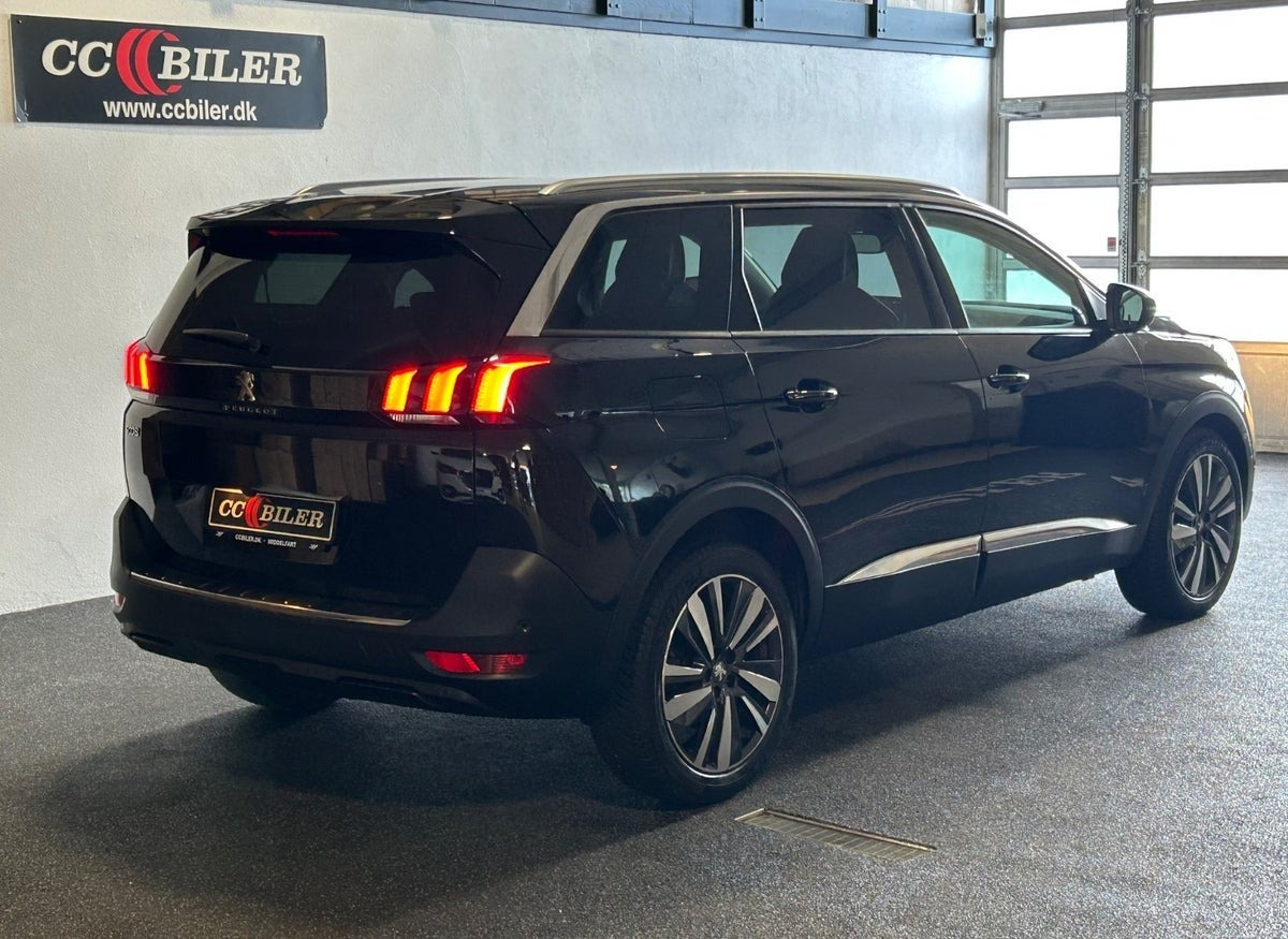Sort Peugeot 5008 fra 2018