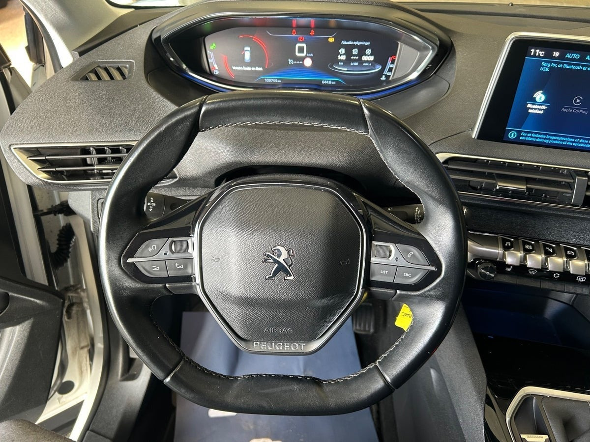 Sort Peugeot 5008 fra 2018