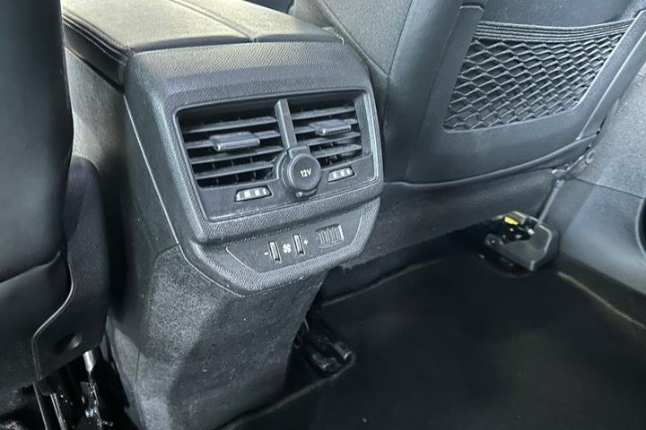Sort Peugeot 5008 fra 2018