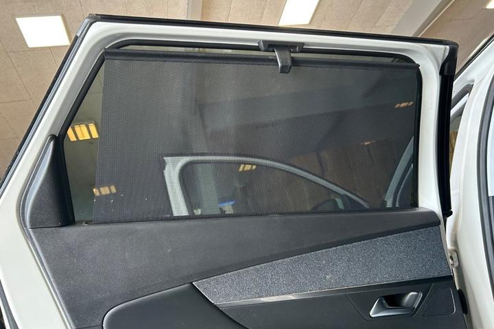 Sort Peugeot 5008 fra 2018