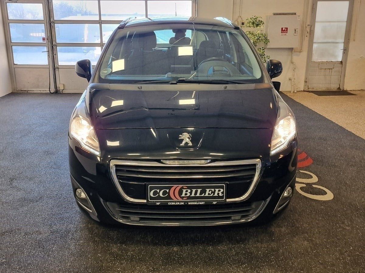 Sort Peugeot 5008 fra 2016