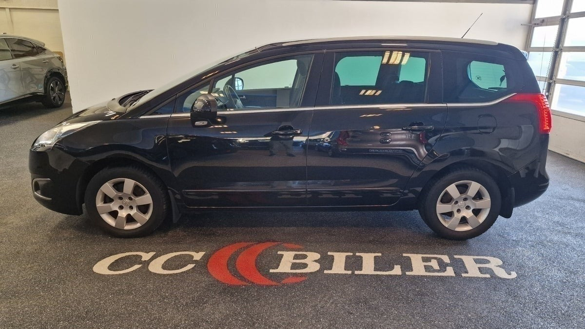 Sort Peugeot 5008 fra 2016