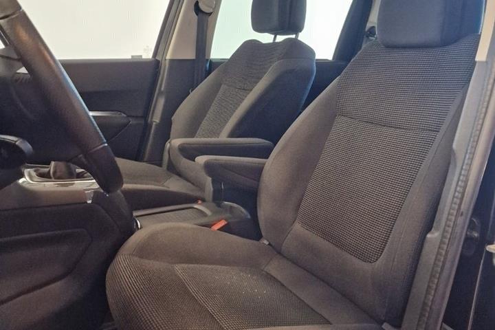 Sort Peugeot 5008 fra 2016