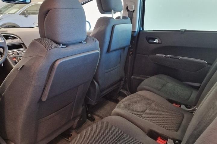 Sort Peugeot 5008 fra 2016