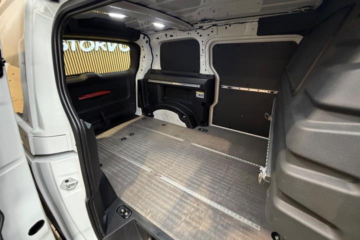 Hvid VW ID.Buzz fra 2025