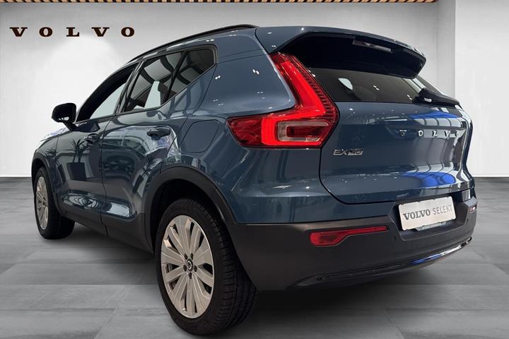Blå Volvo EX40 fra 2025