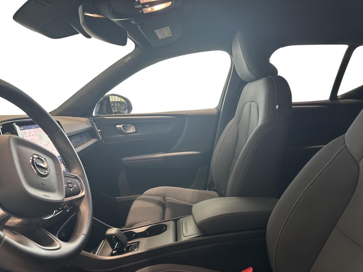 Blå Volvo EX40 fra 2025