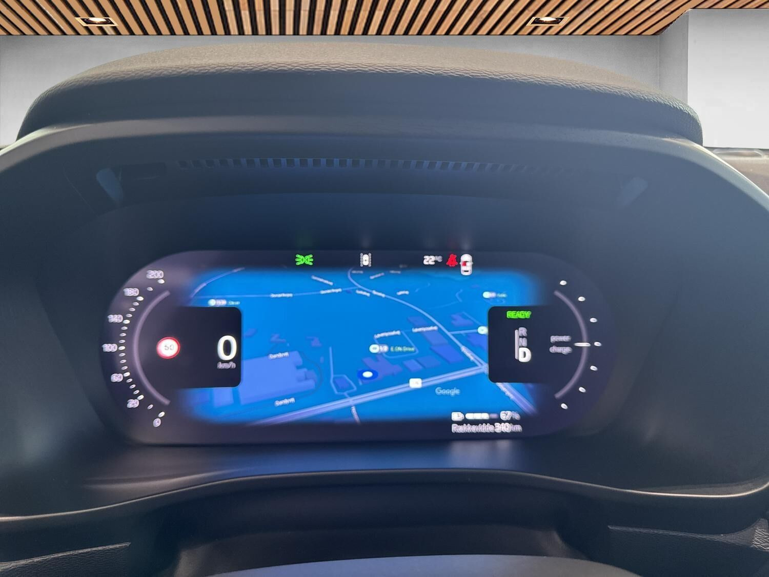 Blå Volvo EX40 fra 2025