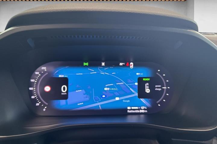 Blå Volvo EX40 fra 2025