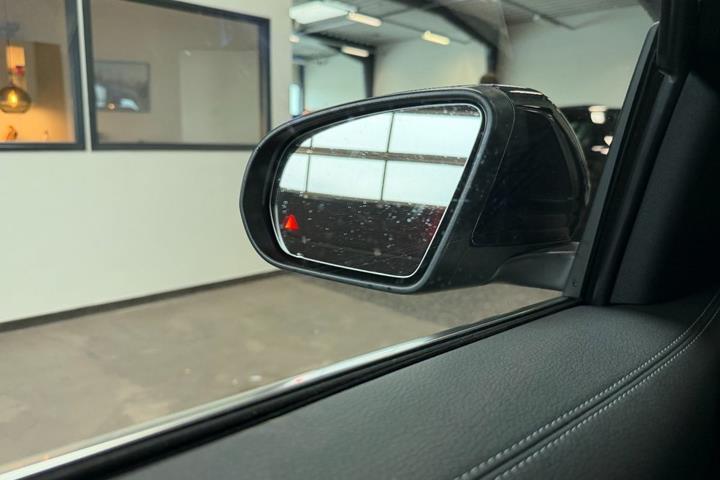 Sort Mercedes EQB250+ fra 2025