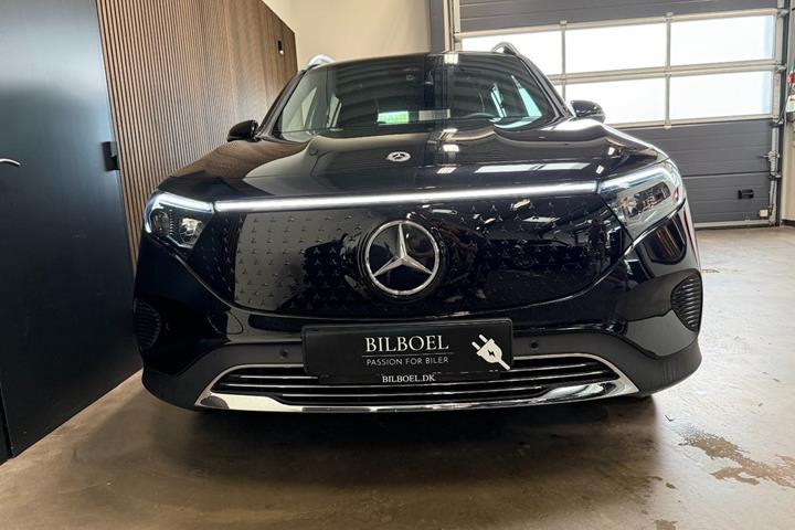 Sort Mercedes EQB250+ fra 2025